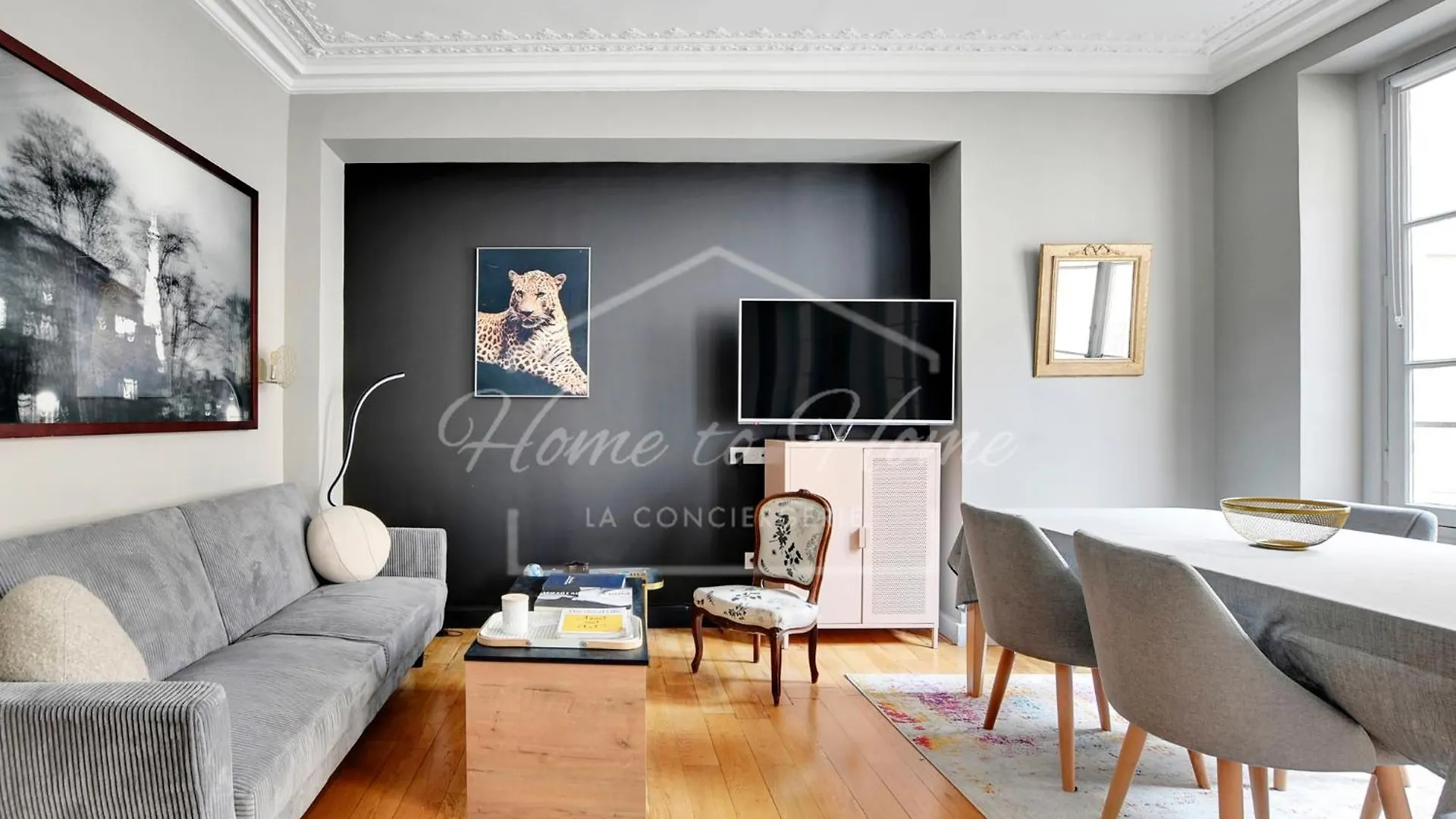 Rivoli Street - Tuileries Garden - Luxury Comfort Paris