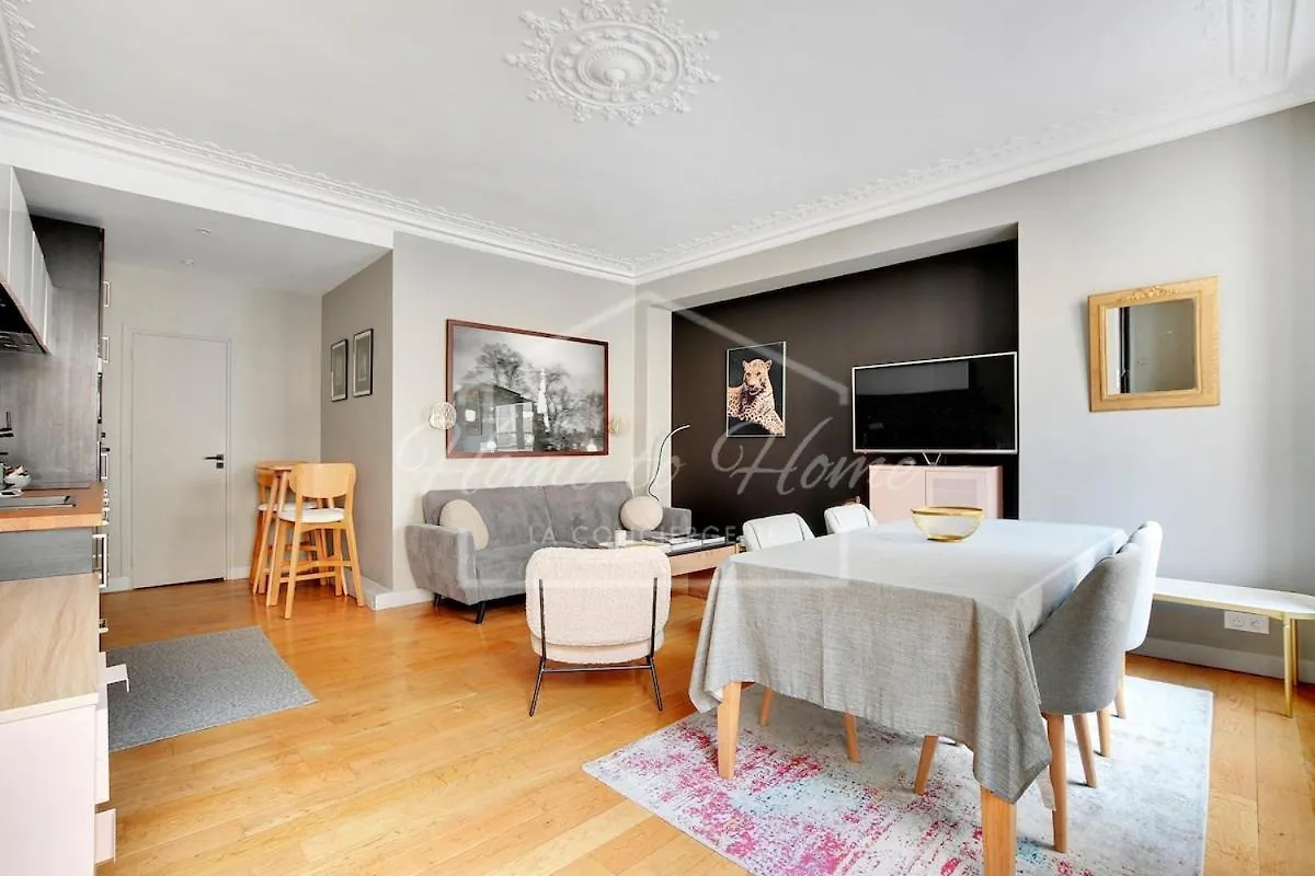 Apartment Rivoli Street - Tuileries Garden - Luxury Comfort Paris France