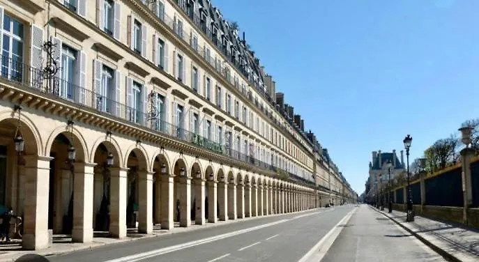 Apartment Rivoli Street - Tuileries Garden - Luxury Comfort Paris